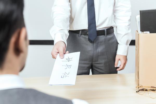 《工伤仲裁必须离职吗？了解这些关键点很重要》图1