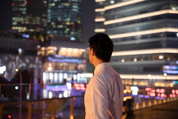 《的前一晚，我与前男友共度了一个浪漫的夜晚》图1