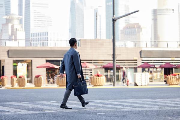 时尚冬季新娘礼服:保暖又有型图1