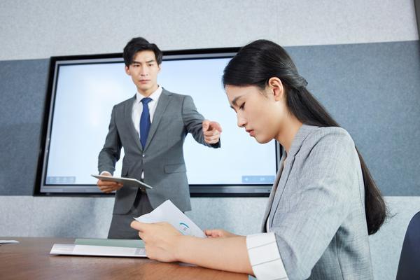 企业合规管理|施工员证培训的法律风险与应对策略 图1