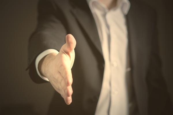 梦见与所有债务人并与握手：法律视角下的债务清偿问题解析 图2