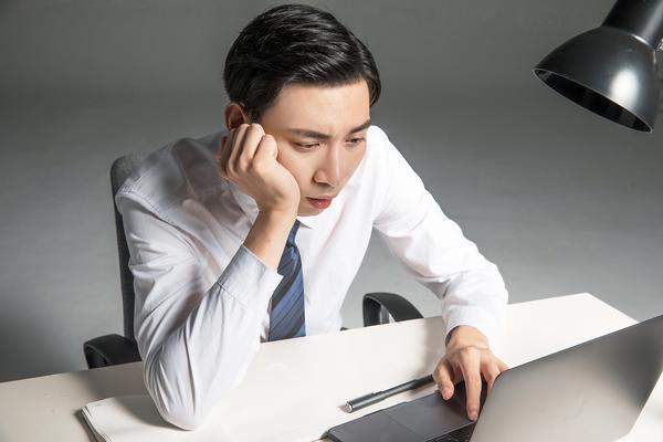 《梦到有债务人追自己，是心理压力还是现实生活中的反映？》 图1