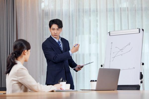 《直播行业的崛起：助力青年创业的新机遇》 图2