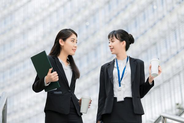 《女孩与法国男友的故事：浪漫婚礼背后的故事》 图2