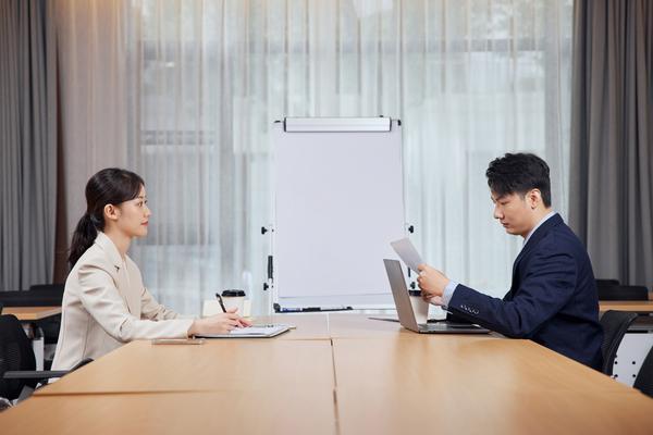 同事喜结良缘，婚礼盛况空前 图2