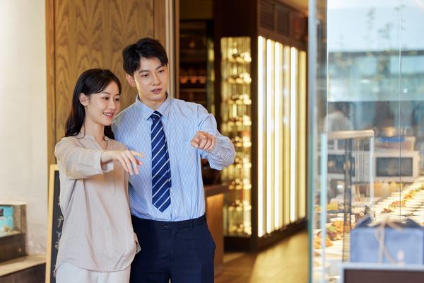 《公司精心策划聚餐活动，共度欢乐时光》 图2