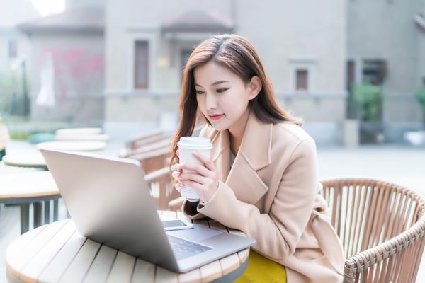 女孩聋哑债务人上门要债，社会关爱何在 图1