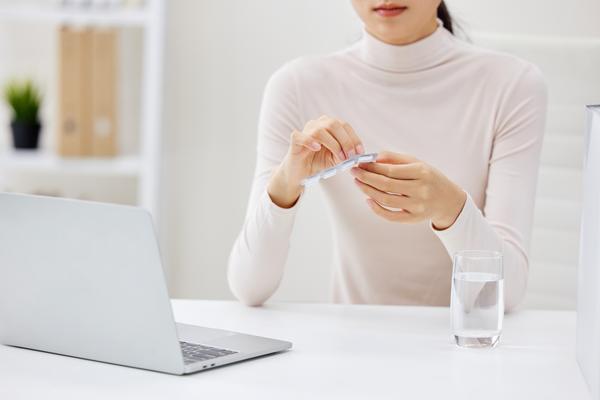 婚礼进行时，新娘突然生病，婚礼能否如期举行？ 图2