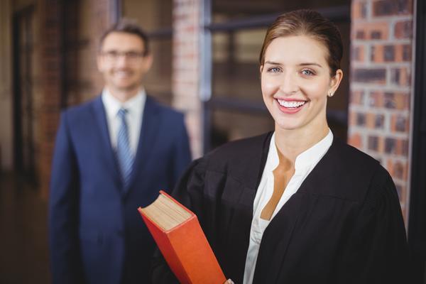 担保人中介正规平台|法律视角下的责任界定与