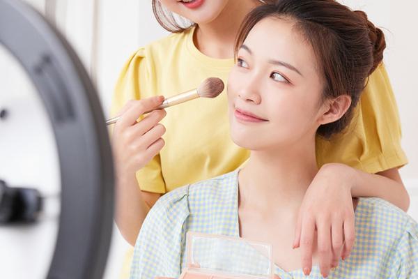 《美女刑法教程：走进神秘的法律世界，领略法律之美》图1