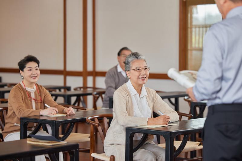 《婚礼上的伤感瞬间：父亲病重，无法参加的遗憾与思念》图1